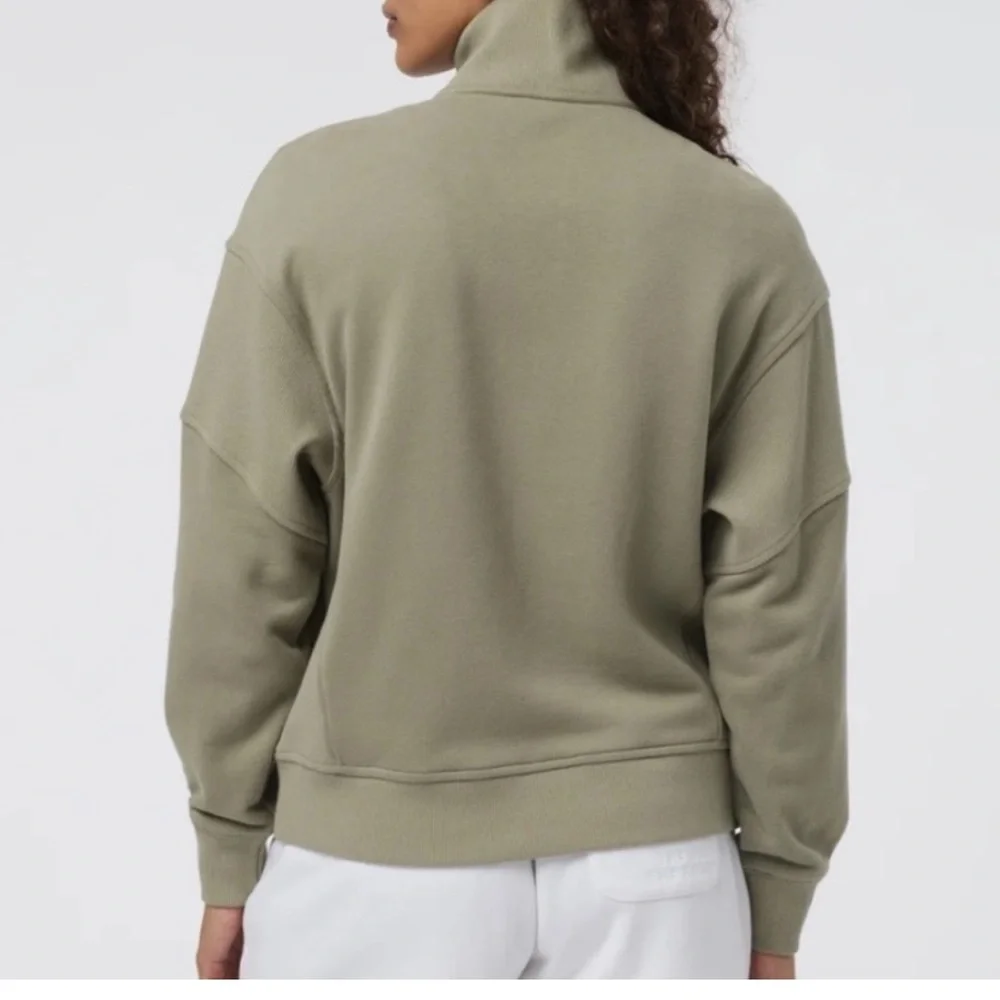 Vuori Sedona Rib Half Zip Sweatshirt Metal Olive Sage Green - Picture 2 of 4